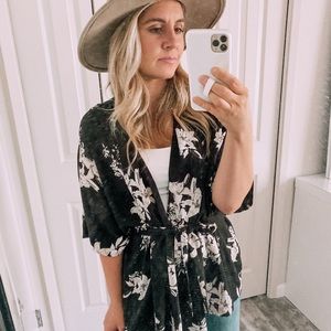 BB Dakota Floral Kimono